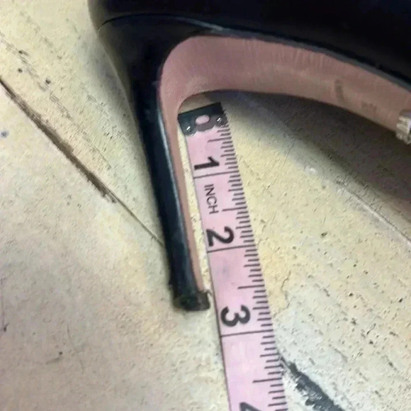 PRADA Black Leather Pointed Toe Pumps Size 38.5 or US 8.5 - Picture 11 of 14